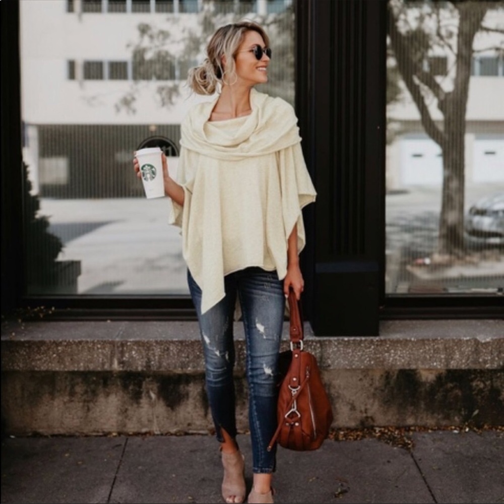Off-Shoulder Top Sweater/Cape / Poncho - Picture 6 of 8